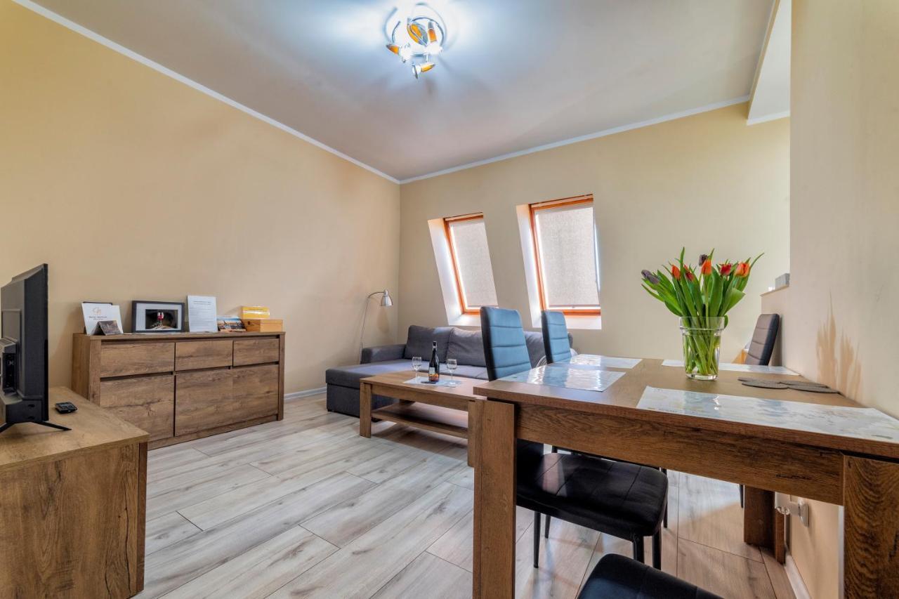 Apartamenty Alicja Dzierżoniów Dış mekan fotoğraf